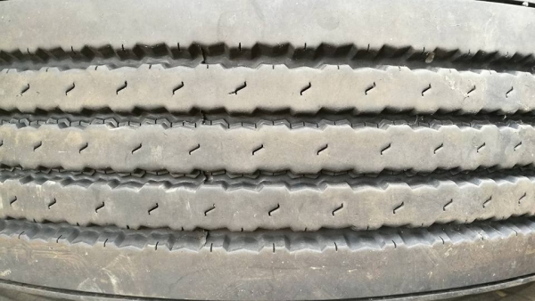 ยางTOYO11R22.5เก่าญี่ปุ่นสภาพ90\%พร้อมกระทะTOPY