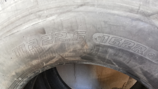 ขายยาง Bridgestone  11R22.5 พร้อมกะทะ TOPY  MADE IN JAPAN