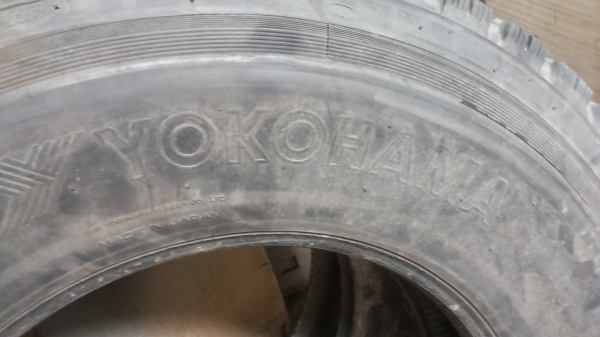 ขายยาง Bridgestone  11R22.5 พร้อมกะทะ TOPY  MADE IN JAPAN