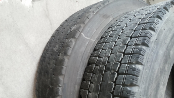 ขายยาง Bridgestone  11R22.5 พร้อมกะทะ TOPY  MADE IN JAPAN