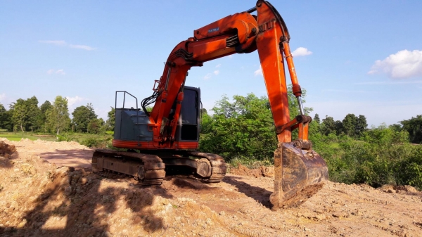 รถแบคโฮ HITACHI EX35UR รถแบคโฮ HITACHI EX35UR