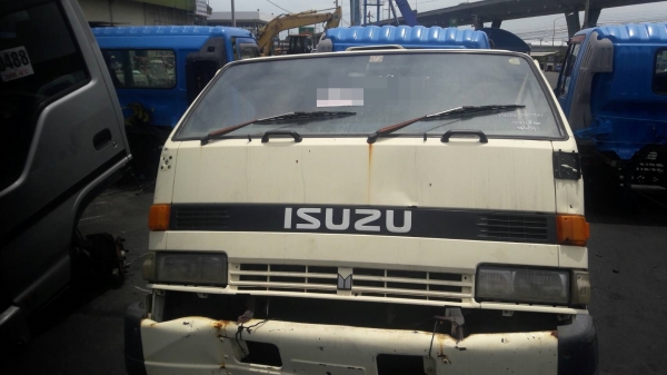 ขายหัวเก๋งรถบรรทุก 6 ล้อกลาง ยี่ห้อ ISUZU  รุ่น 115 ราคา 60,000  บาท