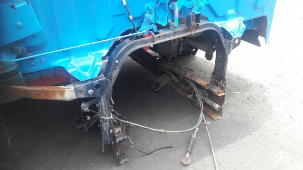 ขายหัวเก๋งรถบรรทุก 6 ล้อกลาง ยี่ห้อ HINO รุ่น FC หัวกว้าง 195 เซนติเมตร ราคา 87,000 บาท