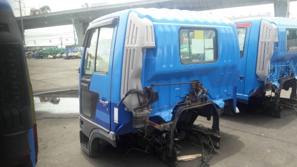 ขายหัวเก๋งรถบรรทุก 6 ล้อกลาง ยี่ห้อ HINO รุ่น FC หัวกว้าง 195 เซนติเมตร ราคา 85,000 บาท