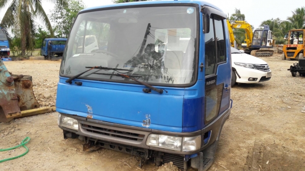 ขายหัวเก๋งรถบรรทุก 6 ล้อกลาง ยี่ห้อ HINO รุ่น FC หัวกว้าง 195 เซนติเมตร ราคา 85,000 บาท