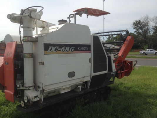 ขายรถเกี่ยวข้าว Dc68 ขายรถเกี่ยวข้าว Dc68