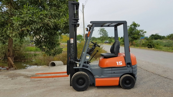 ขายด่วนรถยกTOY0TAดีเซล6FD15ยก1.5ตันเสาสูง4เมตรยางตัน4เส้นรถนอกเพิ่งนำเข้ามาใหม่ยังไม่เคยใช้งานในเมืองไทยเลย ขายด่วนรถยกTOY0TAดีเซล6FD15ยก1.5ตันเสาสูง4เมตรยางตัน4เส้นรถนอกเพิ่งนำเข้ามาใหม่ยังไม่เคยใช้งานในเมืองไทยเลย