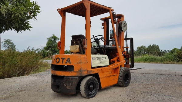 ขายด่วนรถยกTOYOTAดีเซล4FD18ยก1.8ตันทูฟรีสไลย์แพงงายกสูง3เมตรยางตัน4เส้นรถนอกเพิ่งนำเข้ามาใหม่ยังไม่เคยใช้งานในเมืองไทยเลย