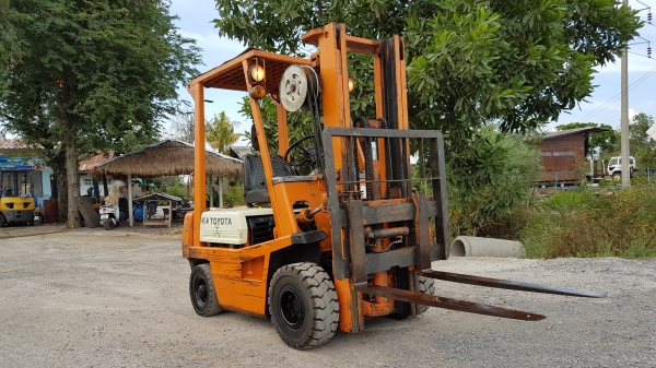 ขายด่วนรถยกTOYOTAดีเซล4FD18ยก1.8ตันทูฟรีสไลย์แพงงายกสูง3เมตรยางตัน4เส้นรถนอกเพิ่งนำเข้ามาใหม่ยังไม่เคยใช้งานในเมืองไทยเลย