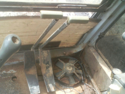 รถแมคโค KOBELCO SK045 รถแมคโค KOBELCO SK045