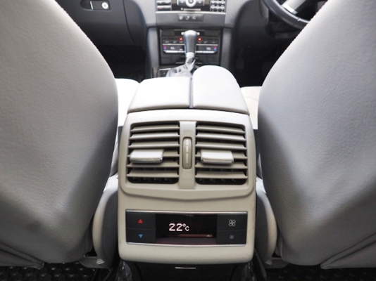 ดอกเบี้ย 2.99\%* ออกศูนย์Benz ตัวTop Panoramic Sunroof สภาพสวยพร้อมใช้ค่ะ ดอกเบี้ย 2.99\%* ออกศูนย์Benz ตัวTop Panoramic Sunroof สภาพสวยพร้อมใช้ค่ะ