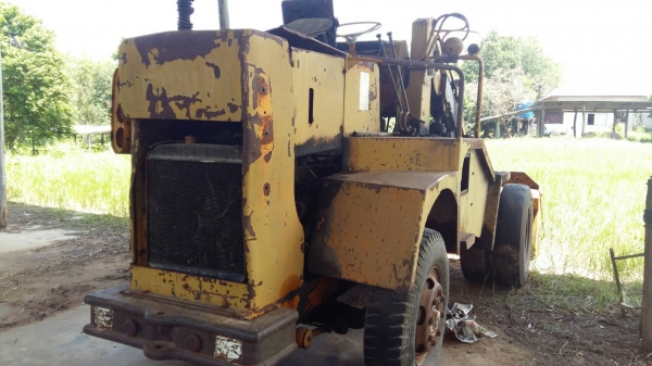 ขายรถตักล้อยาง