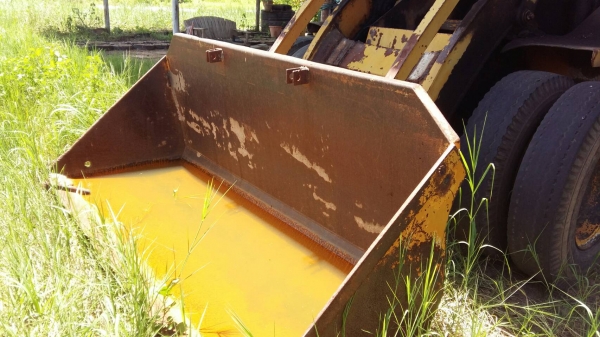 ขายรถตักล้อยาง