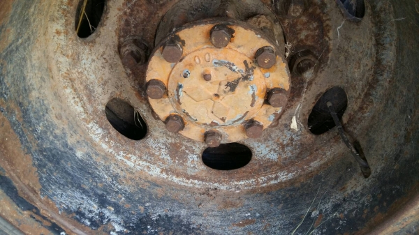 ขายรถตักล้อยาง