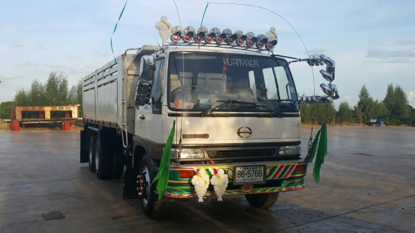 ขายด่วนสิบล้อสองเพลาดั้ม1Jสมอทองแท้ปี46 220แรง