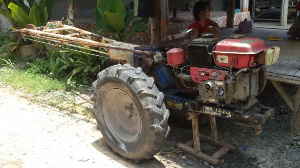 ขายรถไถนาเดินตามคูโบต้า8แรงหางลิงลมล้อเหล็กใข้งานปกติ