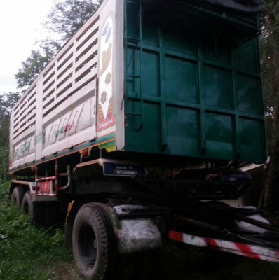 สิบล้อ อีซูชุ Dega 270ยูโร2 ปี47แม่ลูก3คาน ดั้ม.มีเนียม สภาพดีสวยเดิมๆพร้อมใช้งาน ทะเบียนพร้อมโอน ขายราคา.แม่เดียว 1,590,000บ /ขายรวมแม่+ลูก 1,950,000บ /ราคาคุยกันได้ ครับๆ