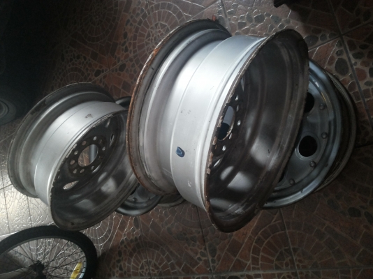 ขายกะทะเหล็กขอบ 15 กว้าง 7.5 ขนาด 5 รู 114