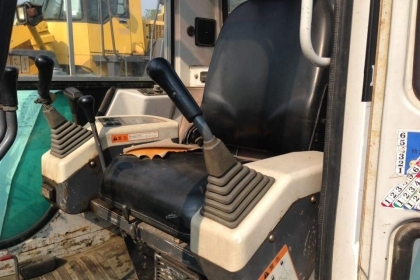 IHI 40JX นำเข้าจากญี่ปุ่น สภาพสวยพร้อมใช้งาน โทร.086-303-9797 กู๋อ๋า IHI 40JX นำเข้าจากญี่ปุ่น สภาพสวยพร้อมใช้งาน โทร.086-303-9797 กู๋อ๋า