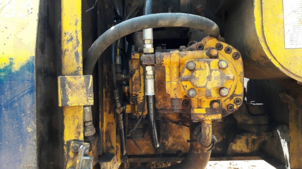 KOMATSU PC200-5 KOMATSU PC200-5