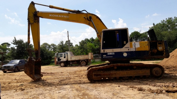 KOMATSU PC200-5 KOMATSU PC200-5