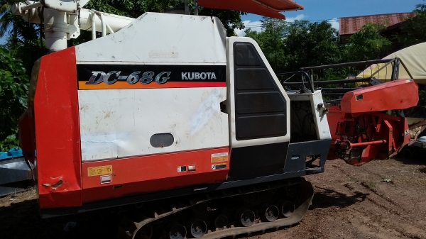 ขายรถเกี่ยวDC68G ขอบคุณเจ๊คนเขื่องในครับขอให้มีเงินมีทองเกี่ยวข้าวให้ได้2000ไร่