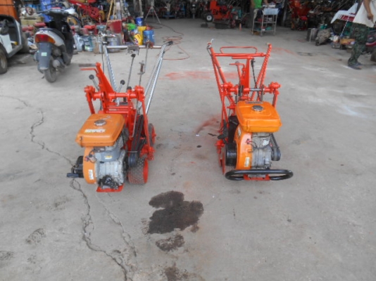 เครื่องแซะหญ้า พร้อมใช้งาน