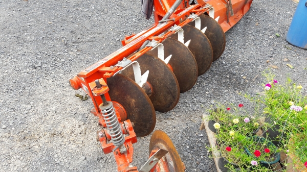 ขายรถไถL3608ใบมีดผาลพรวนพร้อมใช้ครับ ขายรถไถL3608ใบมีดผาลพรวนพร้อมใช้ครับ