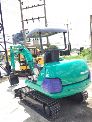 รถขุด Komatsu PC30-7 มือสองนำเข้าจากญี่ปุ่น ทำสีใหม่