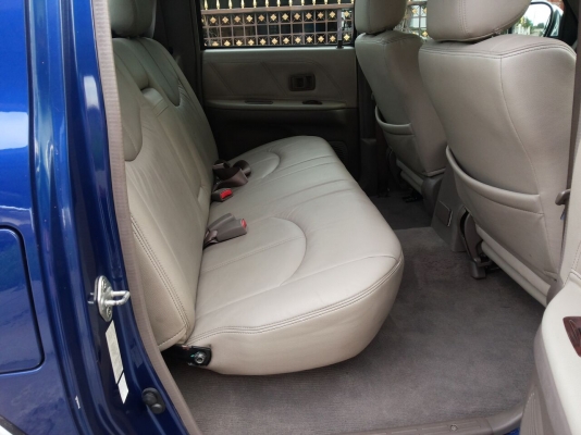 ขาย toyota hilux sport cruiser 4x4 d4d 3.0 G Limited ออโต้ มือเดียวเล่มเดิม
