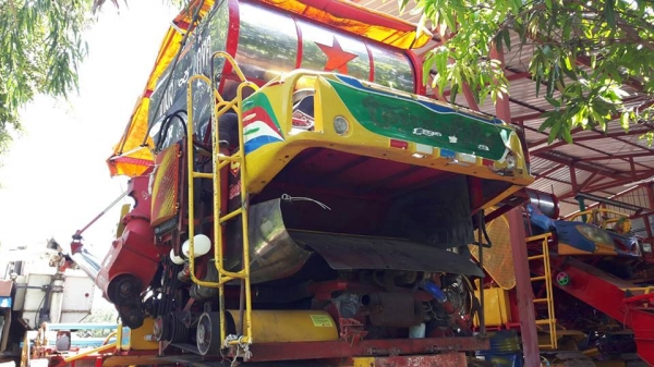 ขายรถเกี่ยวข้าว เกษตรพัฒนา ไอ้หนุ่มไวไฟปี53 ช่วงล่าง12ปั๊ม23 เครื่องHINOJO8C260เทอร์โบว์ สภาพเกี่ยวทุกปี ใช้เอง ขายรถเกี่ยวข้าว เกษตรพัฒนา ไอ้หนุ่มไวไฟปี53 ช่วงล่าง12ปั๊ม23 เครื่องHINOJO8C260เทอร์โบว์ สภาพเกี่ยวทุกปี ใช้เอง