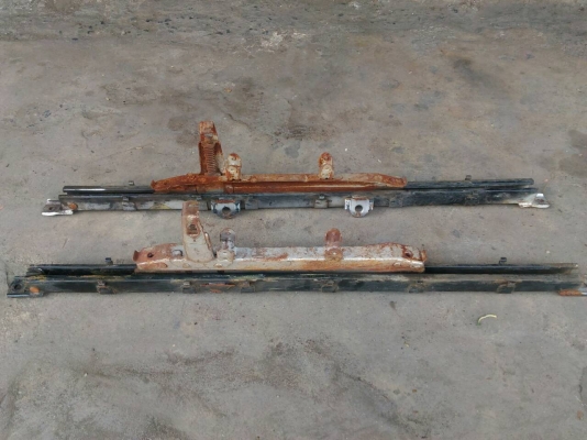 ขาเบาะ รถตู้คาสต้อมแถวหลัง เลื่อนได้ 1000บาทอยู่ดอนเมือง TEL0890671028 IDline0890671028