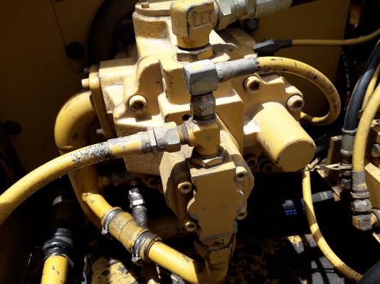 ขายรถแบคโฮE70Bรถปั้มดีมากเครืองสดตัวเสีอค้างช้ายโซ้หนาใ