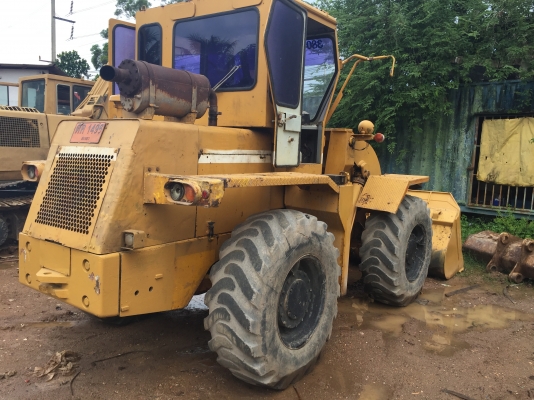 รถตักล้อยางHL712..ของMITSUI มีเล่มทะเบียนพร้อม ภาษีไม่ขาด