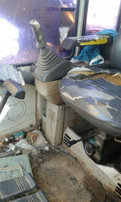 ขายรถแบคโฮ pc200-5