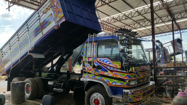 ขายสิบล้อสวยๆ