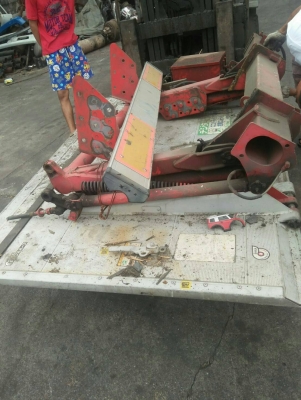 ขายลิฟท์ท้าย 1 ตันกว่า 2 กระบอก ยาว เมตร 20 กว้าง 240 ราคา 19000 บาท โทร 0920976322