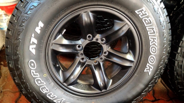 ขายเฉพาะยาง Hankook 265 x 70 x 16 AT ปี 16 สภาพป้ายแดง