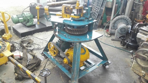 ** Sold **เครื่องดัดท่อไอเสีย 3" มอเตอร์ Mitsu 5 HP 380V มาแต่ตัวไม่มีอุปกรณ์ สภาพยังสดเฟืองอ้วนเต็มมาเทสก่อนได้!!