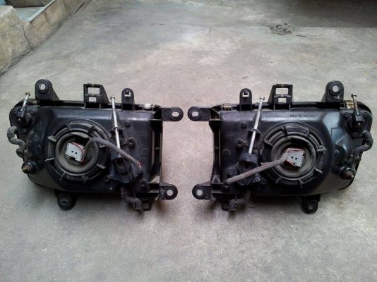 โคมไฟหน้า Surf 130 ตาเต็ม สวยใสไม่ร้าว โคมไฟหน้า Surf 130 ตาเต็ม สวยใสไม่ร้าว