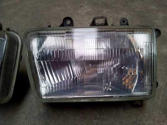 โคมไฟหน้า Surf 130 ตาเต็ม สวยใสไม่ร้าว โคมไฟหน้า Surf 130 ตาเต็ม สวยใสไม่ร้าว