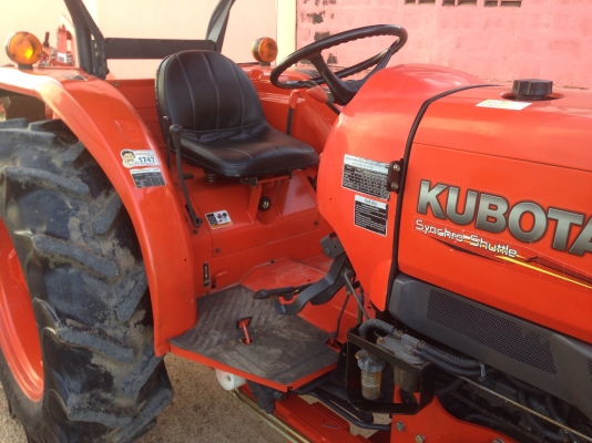 ขายL4708 4WD พร้อมใบดันหน้าคานล่าง และผาน3สนใจ0819711186 ขายL4708 4WD พร้อมใบดันหน้าคานล่าง และผาน3สนใจ0819711186