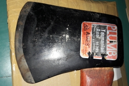 ขายขวานพลัมเมกางายเก่าเก็บ PLUMB AXE Tasmanian Made in USA.