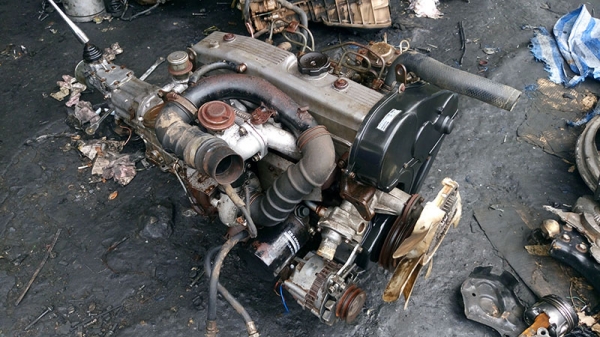 ขายเครื่องยนต์มิตซูบิชิ 4D56 เทอร์โบ/TD27/Ford WL