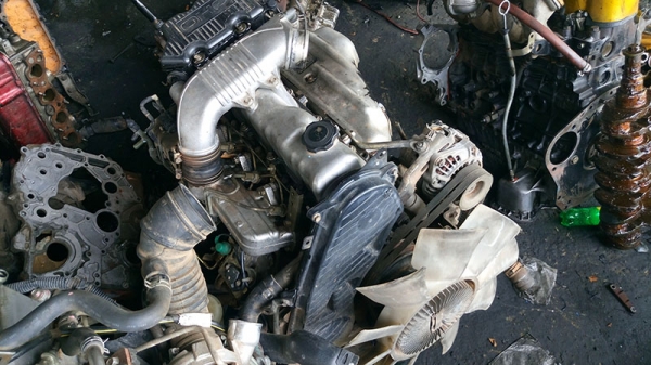 ขายเครื่องยนต์มิตซูบิชิ 4 D56 เทอร์โบ/Td27/bd25/ford WL