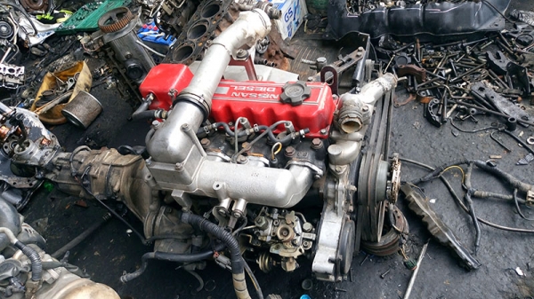 ขายเครื่องยนต์มิตซูบิชิ 4 D56 เทอร์โบ/Td27/bd25/ford WL