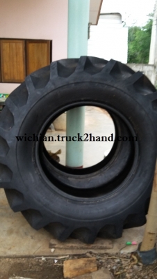 ขายแล้วครับ ยางหลังรถไถ 18.4-30/15-30 ติดรถมาขับวิ่งไปหน่อยเดียว ยางใหม่พร้อมยางใน ยี่ห้อไฟร์สโตน คู่ละ32,000บาท.