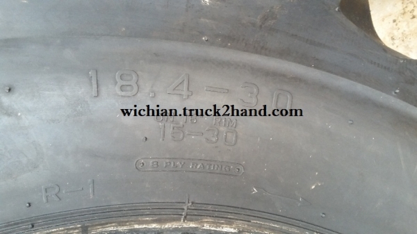 ขายแล้วครับ ยางหลังรถไถ 18.4-30/15-30 ติดรถมาขับวิ่งไปหน่อยเดียว ยางใหม่พร้อมยางใน ยี่ห้อไฟร์สโตน คู่ละ32,000บาท.