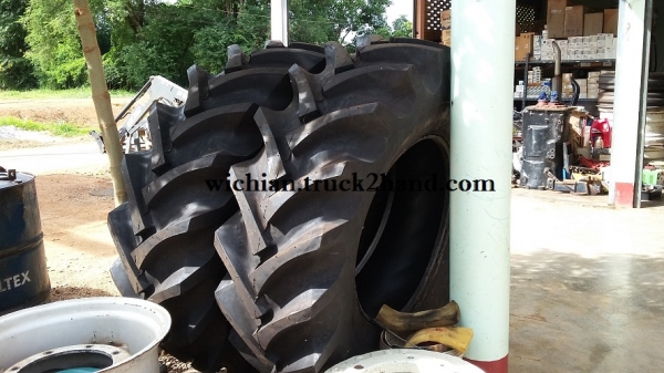 ขายแล้วครับ ยางหลังรถไถ 18.4-30/15-30 ติดรถมาขับวิ่งไปหน่อยเดียว ยางใหม่พร้อมยางใน ยี่ห้อไฟร์สโตน คู่ละ32,000บาท.