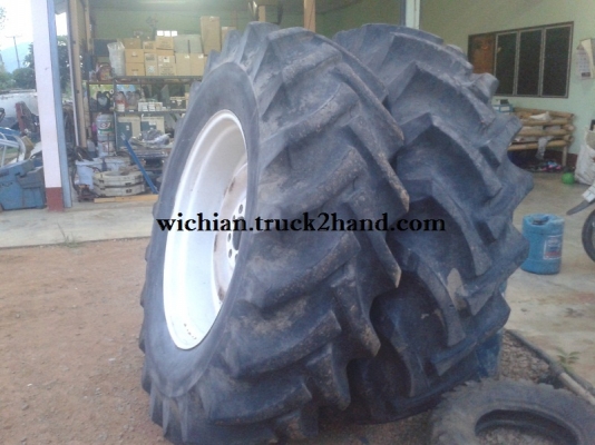 ขายแล้วครับ ยางหลังรถไถ 18.4-30/15-30 ติดรถมาขับวิ่งไปหน่อยเดียว ยางใหม่พร้อมยางใน ยี่ห้อไฟร์สโตน คู่ละ32,000บาท.